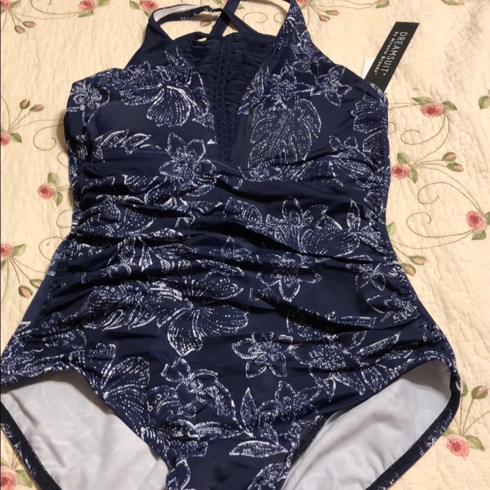 Bnwt women’s swimsuit